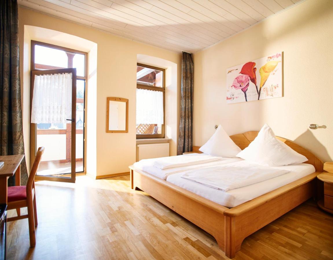 Weinhaus Lenz Hotel Briedern Bagian luar foto