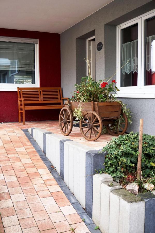 Weinhaus Lenz Hotel Briedern Bagian luar foto