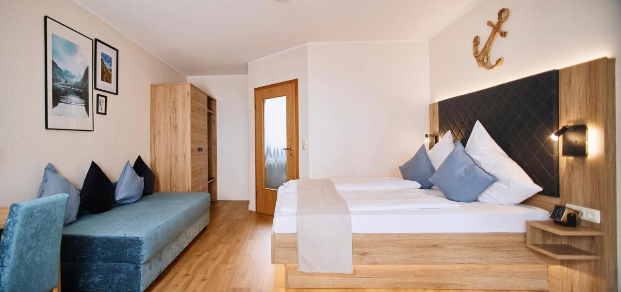 Weinhaus Lenz Hotel Briedern Bagian luar foto