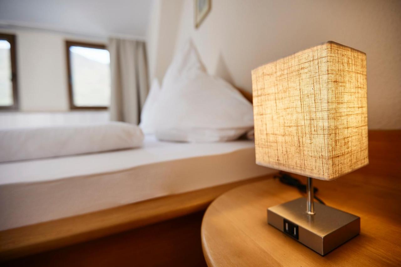Weinhaus Lenz Hotel Briedern Bagian luar foto