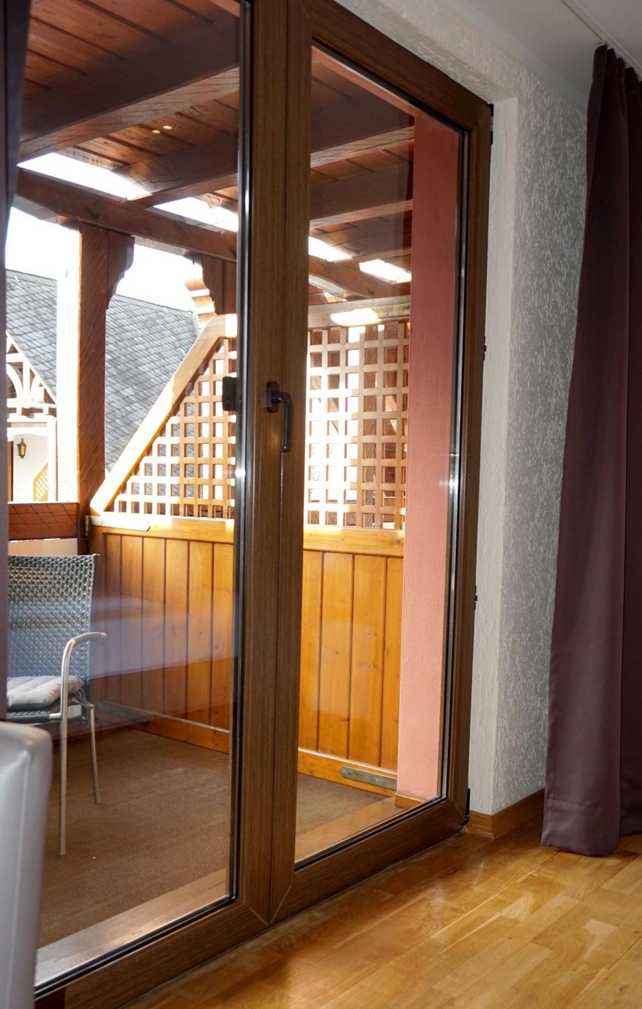 Weinhaus Lenz Hotel Briedern Ruang foto